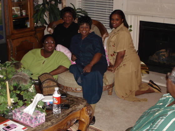 pam_jeanette_linda_monica_thanksgiving_06.jpg